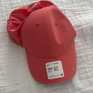 Nike Women’s Hat - NWT